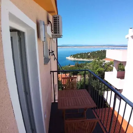 In 42063 Apartman Dramalj